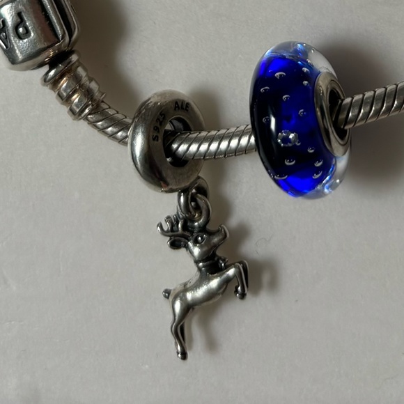 Pandora Reindeer Charm - Picture 4 of 6